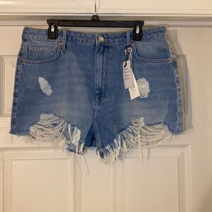 FOREVER 21- Women’s retro high rise slightly relaxed blue Jean shorts.